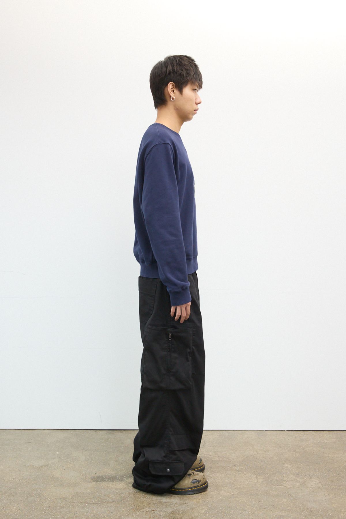 해칭룸(HATCHINGROOM) Ghost Sweatshirt Blue