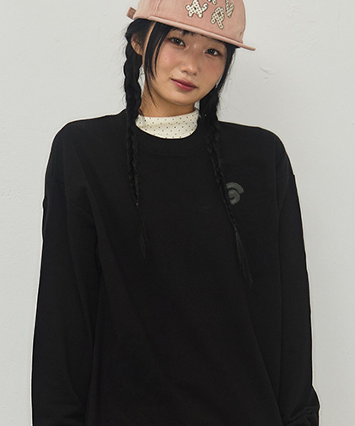 그레이버(GRAVER) [UNISEX]G SYMBOL 자수 맨투맨_2color