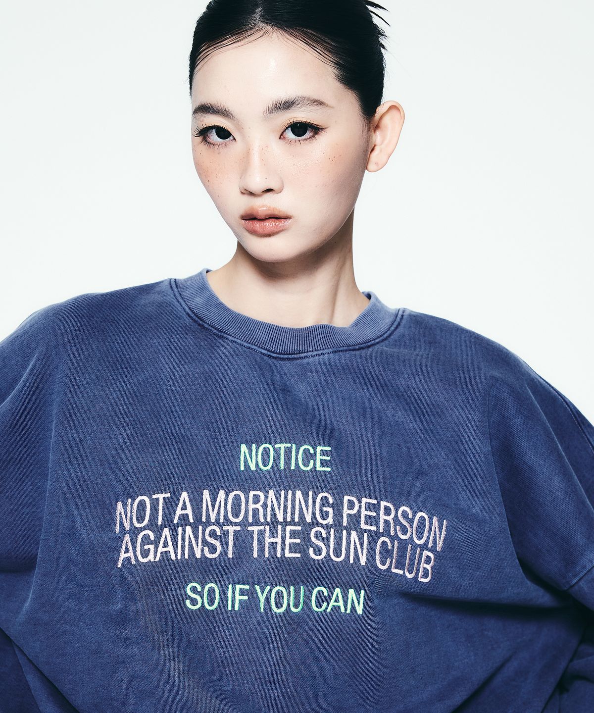 소이프유캔(SOIFUCAN) 피그먼트 코튼 드랍숄더 스웻셔츠