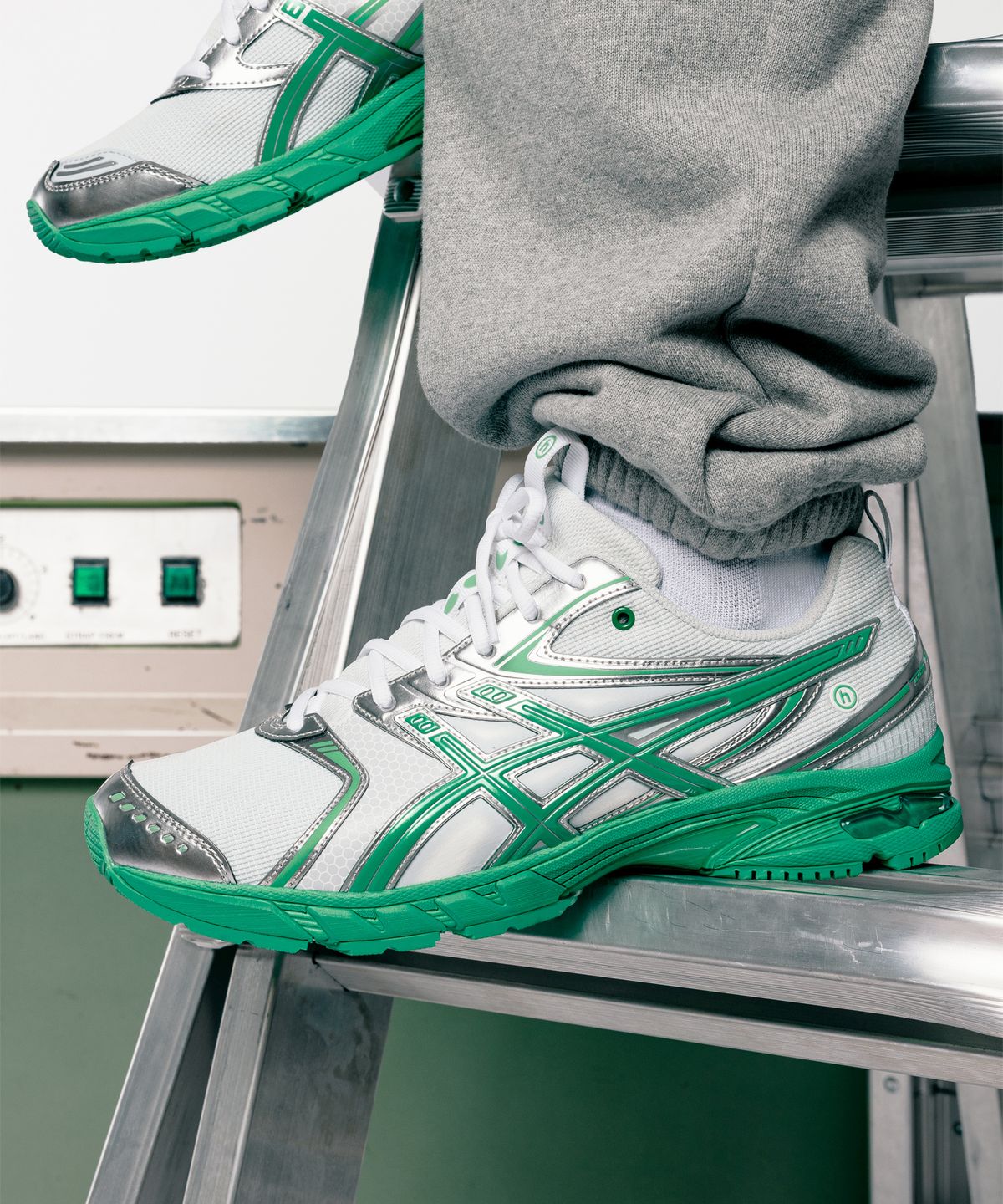 아식스(ASICS) HIDDEN NY x GEL-DS TRAINER 14 - 화이트:블라니 / 1203A974-100