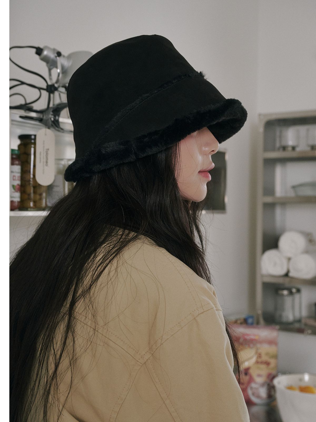 올인컴플리트(ALLINCOMPLETE) 문 스웨이드 보닛햇 (블랙)