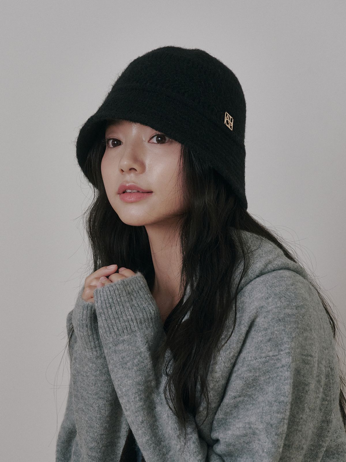 올인컴플리트(ALLINCOMPLETE) 에로우 링 버킷햇 (블랙)