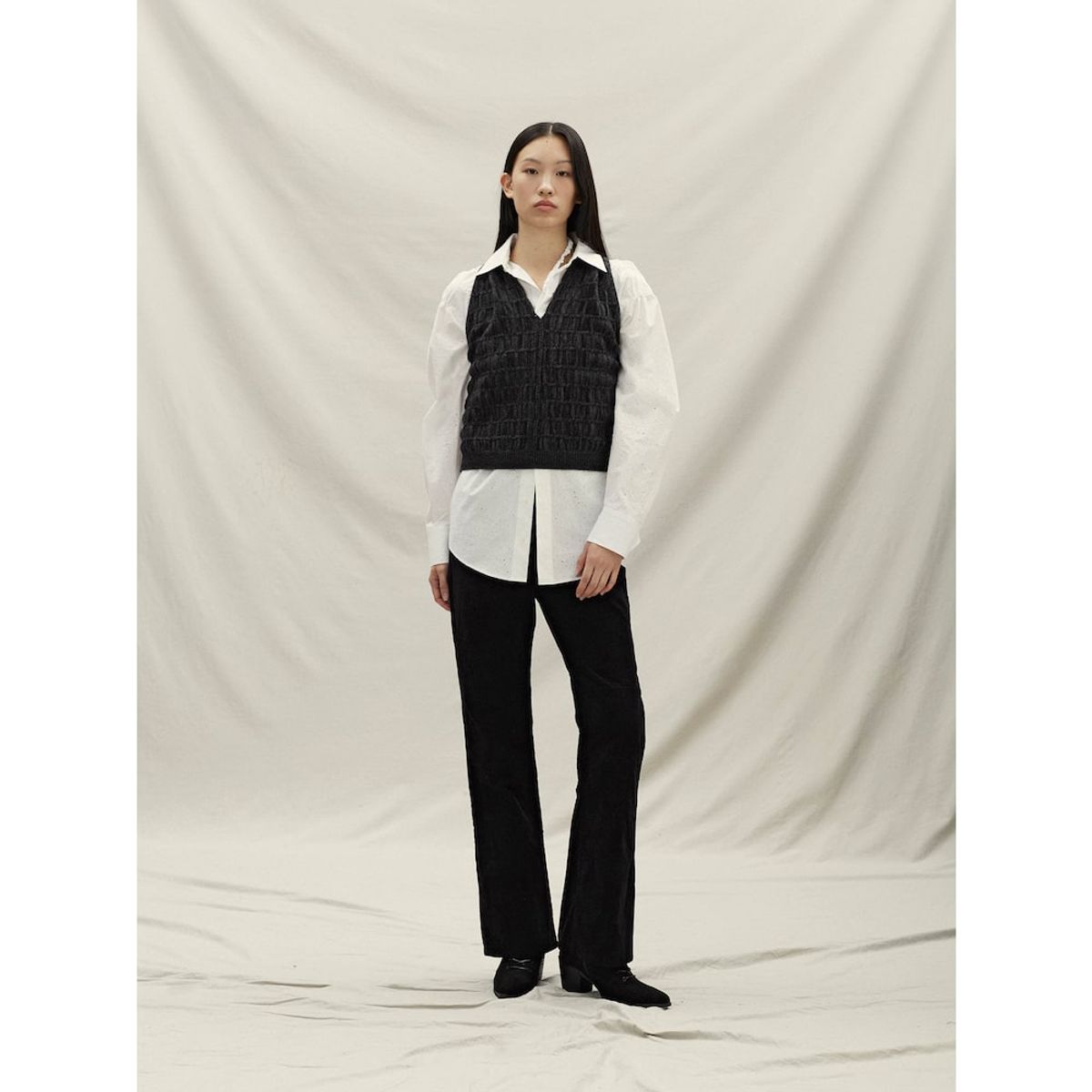 앙개(ANGGAE) Multiple Knit Vest  Dark Grey