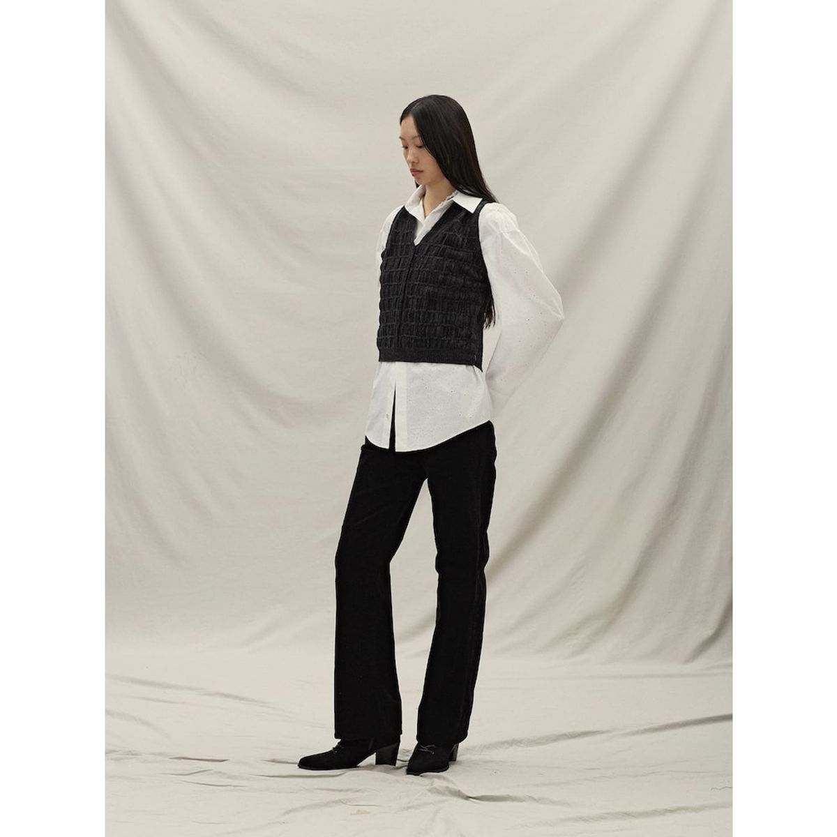 앙개(ANGGAE) Multiple Knit Vest  Dark Grey