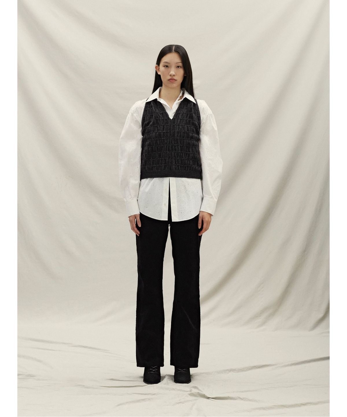 앙개(ANGGAE) Multiple Knit Vest  Dark Grey