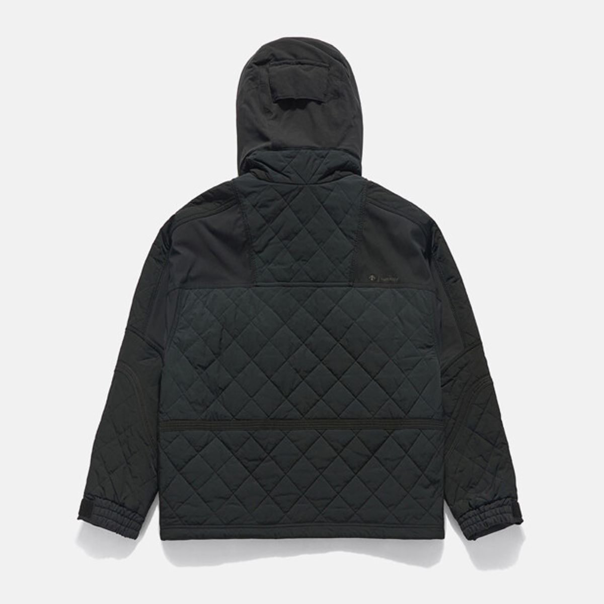데상트(DESCENTE) [DESCENTE X EASTLOGUE] 퀄팅 자켓 블랙 SQ321HJK94