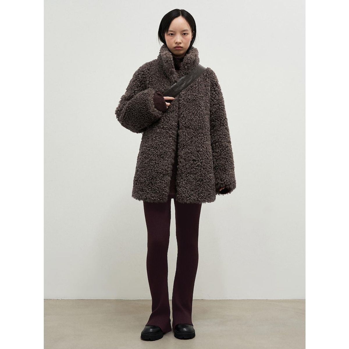 앙개(ANGGAE) Faux Fur Coat  Brown