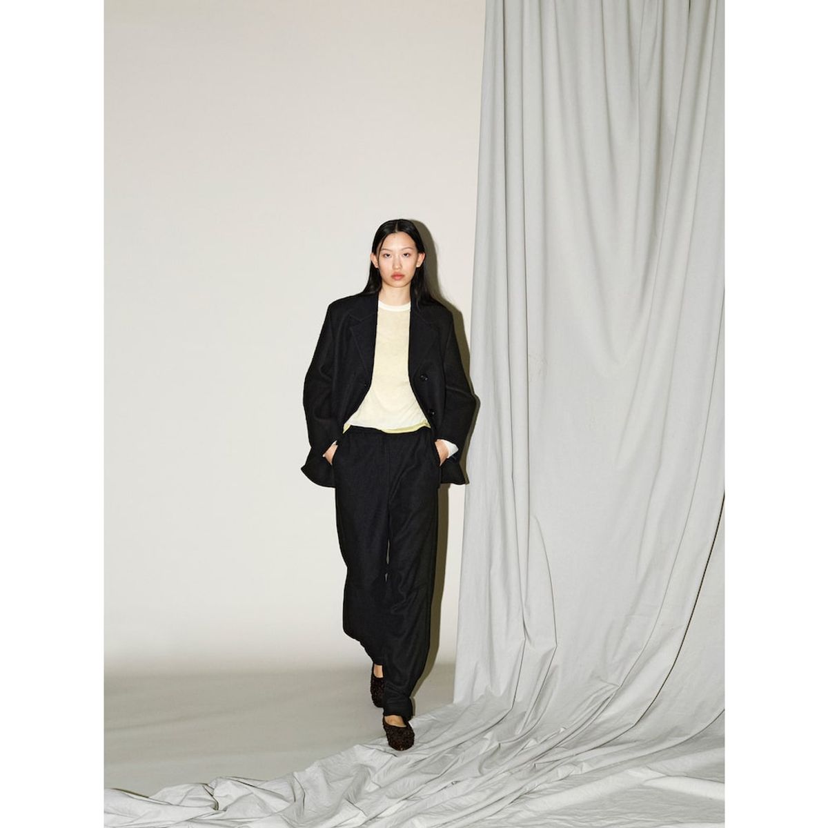 앙개(ANGGAE) Half Jacket Coat  Black