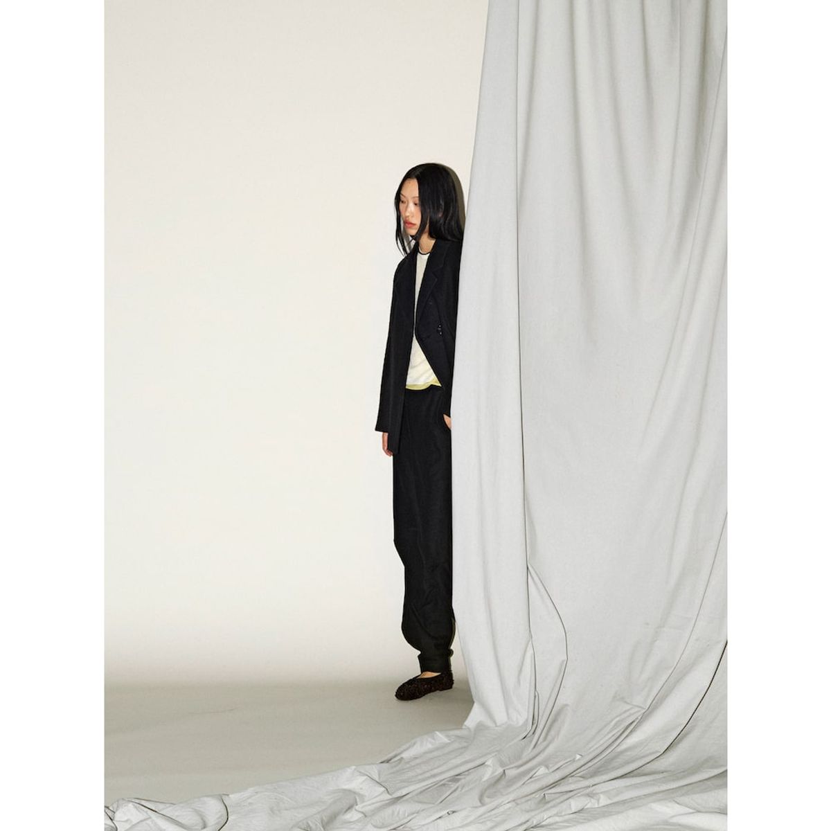 앙개(ANGGAE) Half Jacket Coat  Black