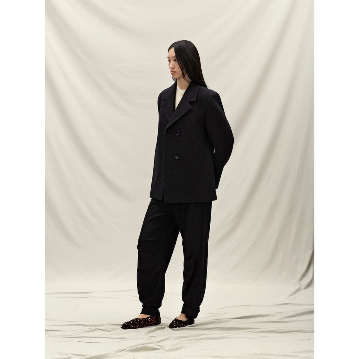 앙개(ANGGAE) Draped Trouser  Black