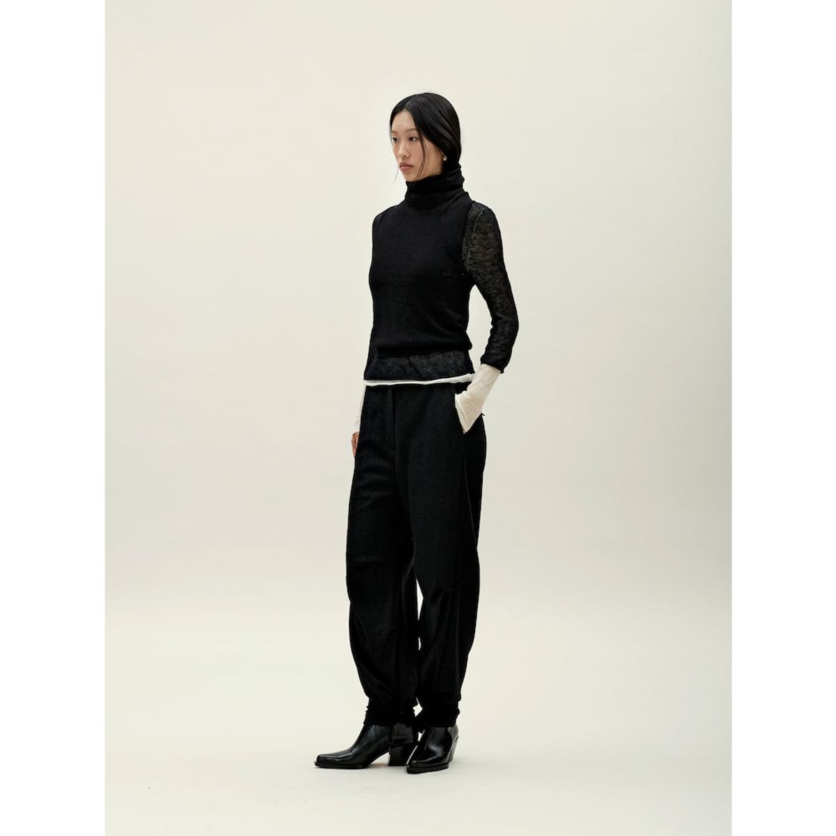 앙개(ANGGAE) Draped Trouser  Black