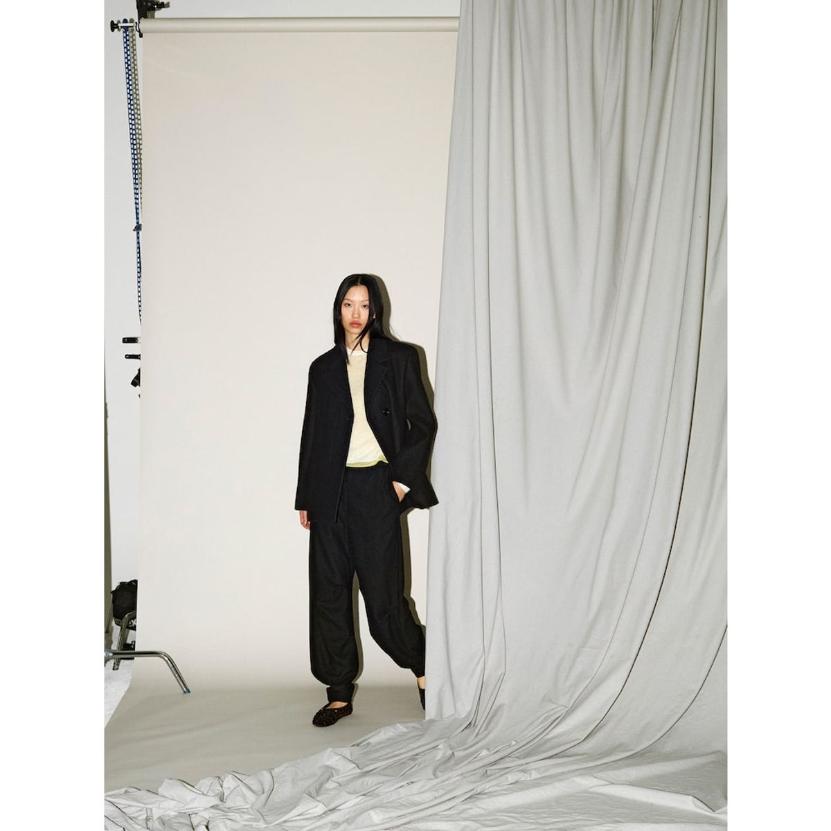 앙개(ANGGAE) Draped Trouser  Black