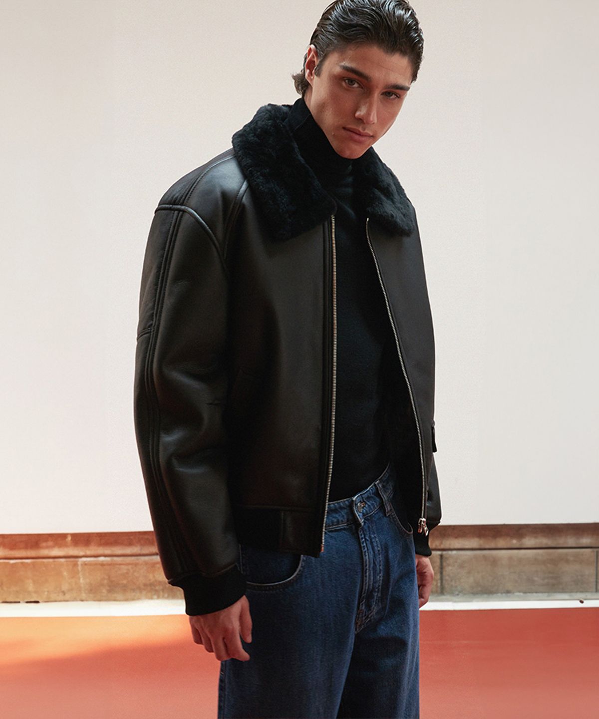 베르데마르(VERDEMAR) Minimal Shearling Bomber Jumper_Black