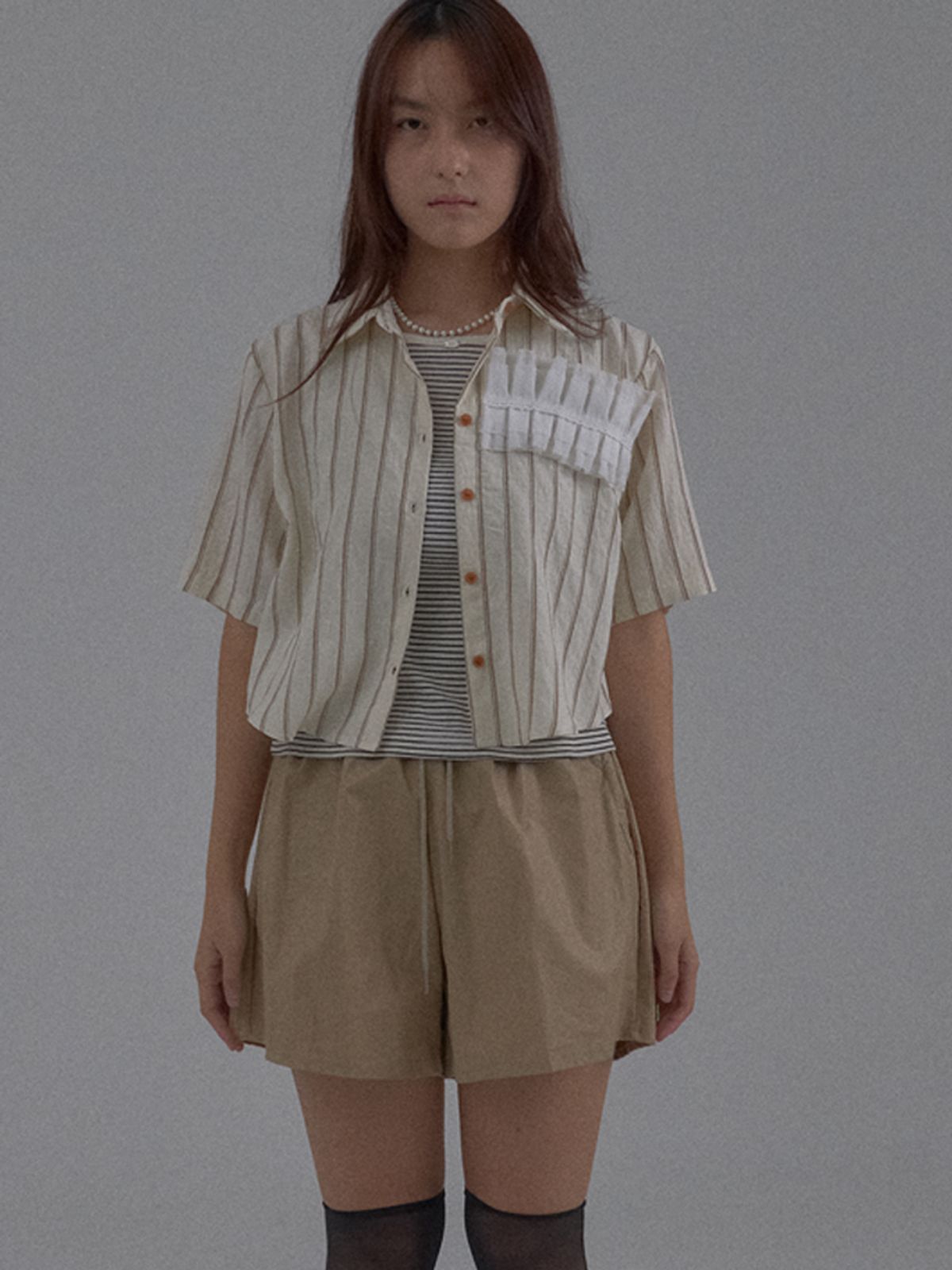 쏘리, 투 머치 러브(SORRY, TOO MUCH LOVE) Shimmer Coated Drawstring Pants_Beige
