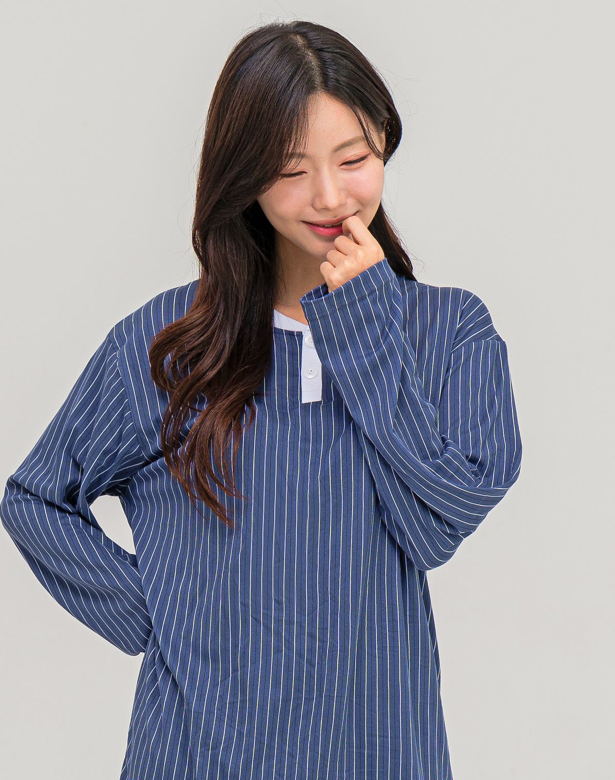 에이원(AONE) [2PACK] 커플 핀스트라이프 피치기모 라운드 잠옷 세트