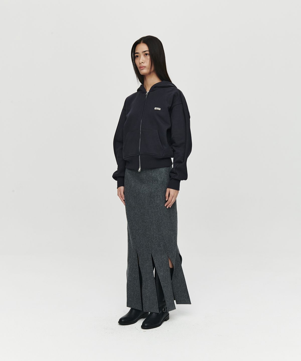 호이테(HEUTE) TWISTED SKIRT (CHARCOAL)