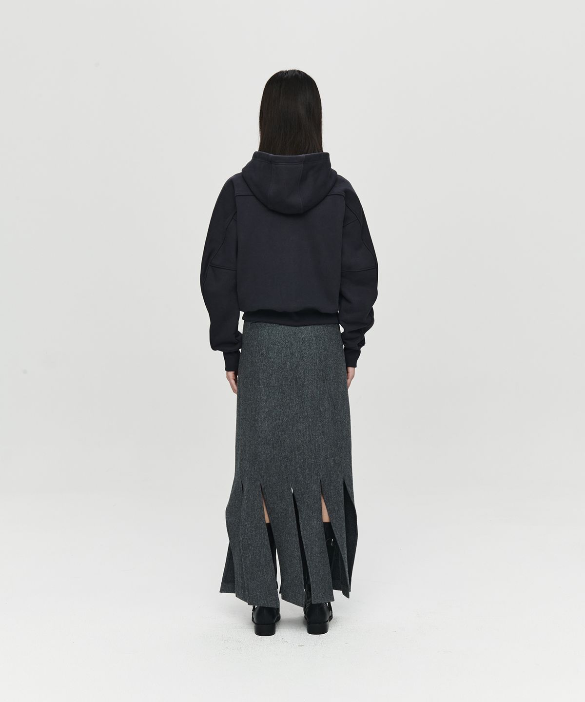 호이테(HEUTE) TWISTED SKIRT (CHARCOAL)