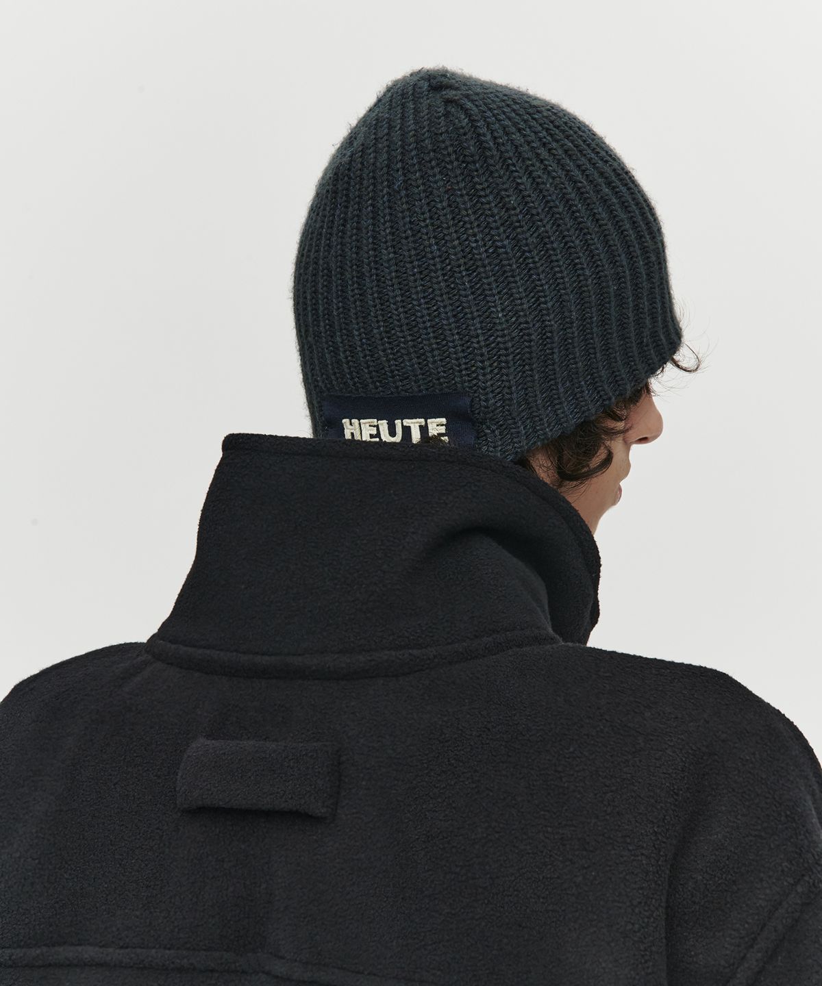 호이테(HEUTE) WILD FLEECE HALF ZIP-UP  (BLACK)