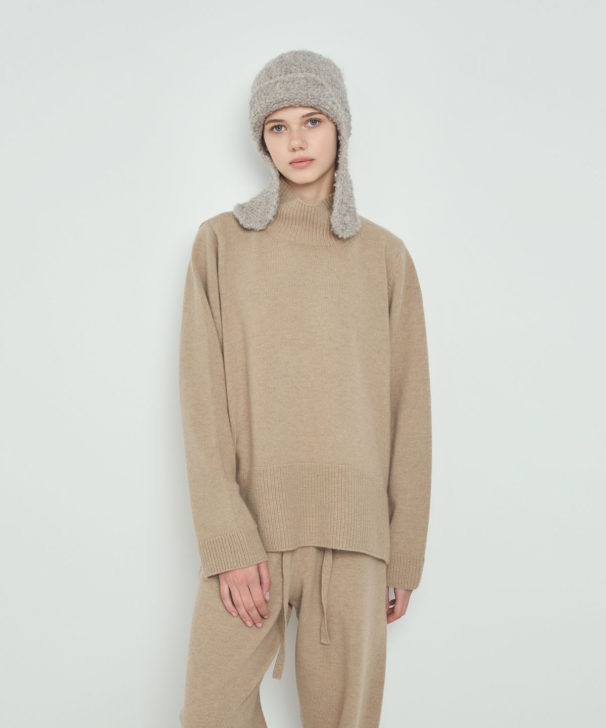 누토프(NUTOFFE) Lu Turtleneck Knit_Oat_Camel