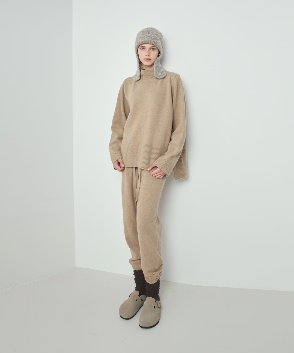 누토프(NUTOFFE) Lu Turtleneck Knit_Oat_Camel