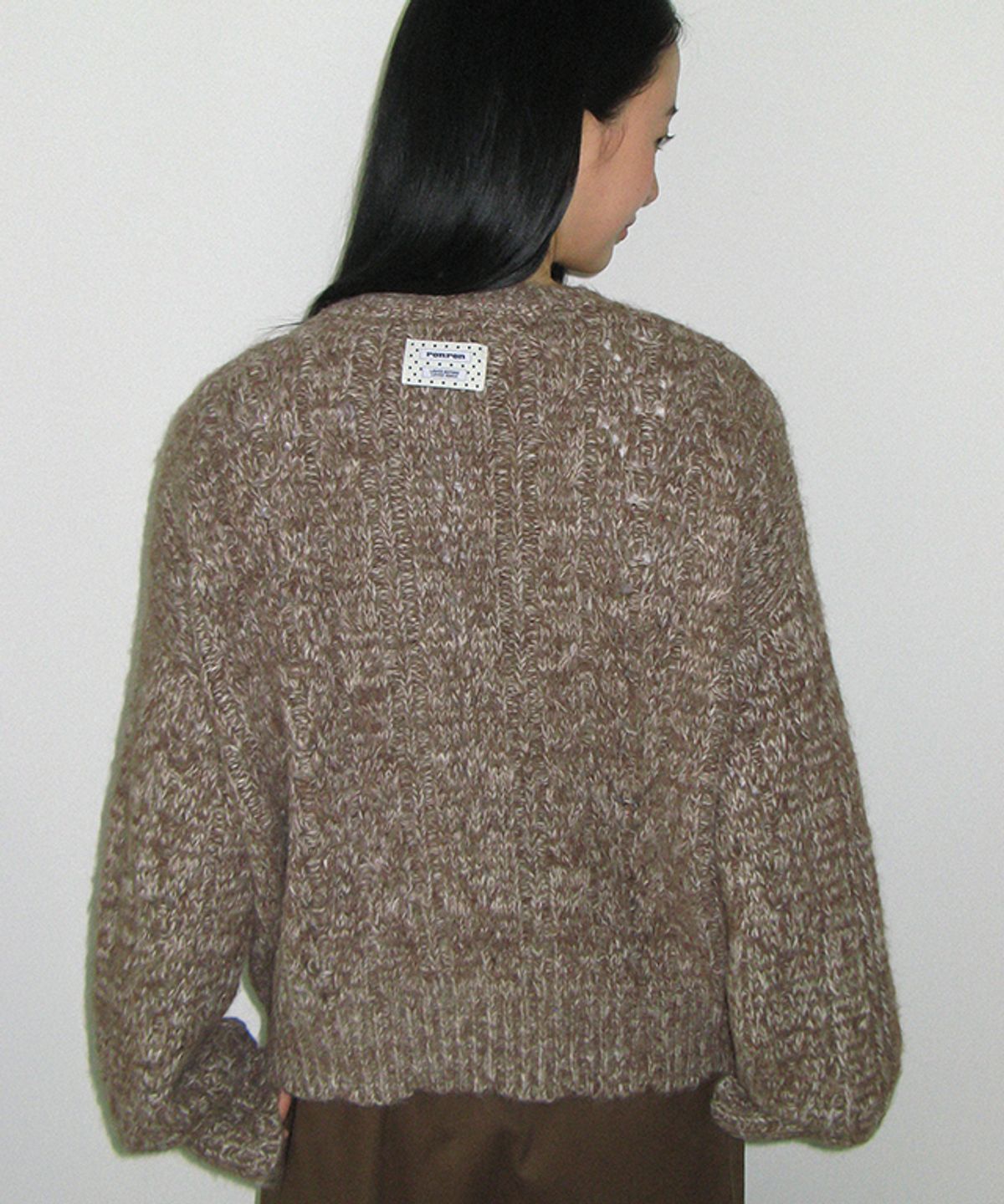 론론(RONRON) HANDMADE FLOWER BUTTON KNIT CARDIGAN BROWN