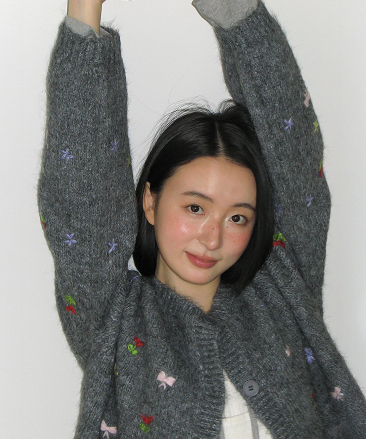 론론(RONRON) PETIT EMBROIDERY KNIT CARDIGAN GREY