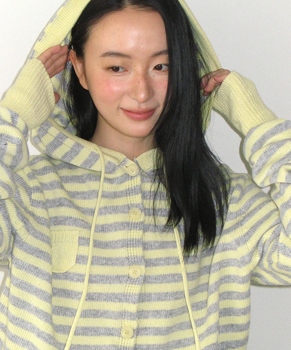 론론(RONRON) MINI POCKET HOODED KNIT CARDIGAN YELLOW STRIPE