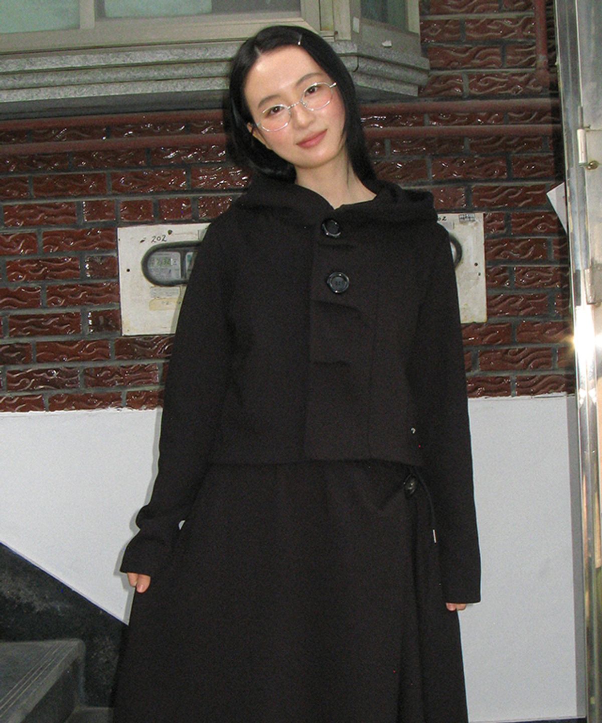 론론(RONRON) BIG BUTTON PLEATED HOODED CARDIGAN BLACK