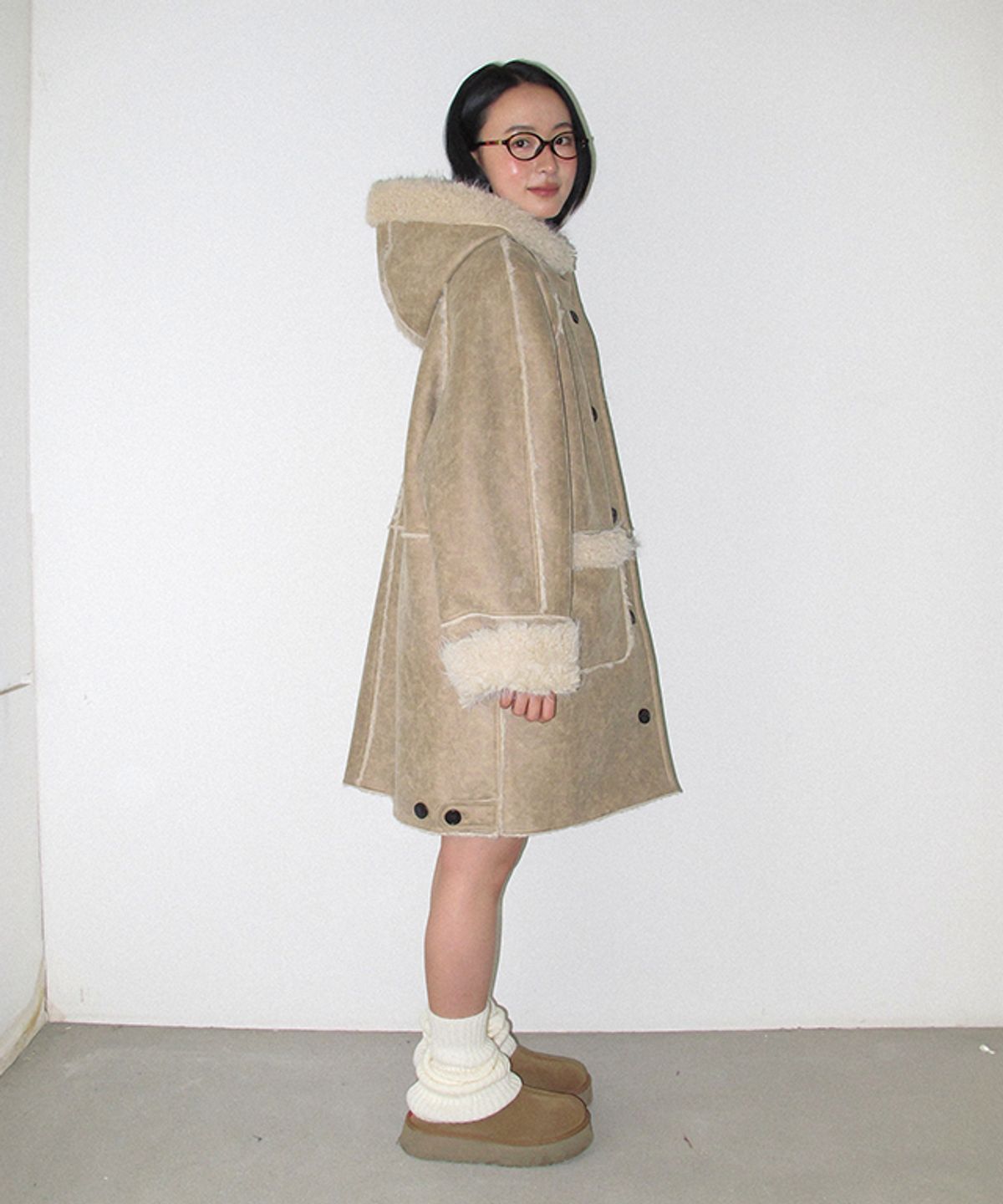 론론(RONRON) FUR HOODED BUTTON FAUX SUEDE COAT BEIGE