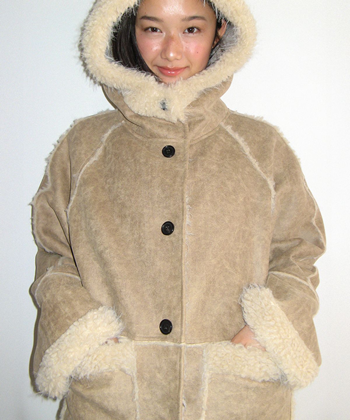 론론(RONRON) FUR HOODED BUTTON FAUX SUEDE COAT BEIGE