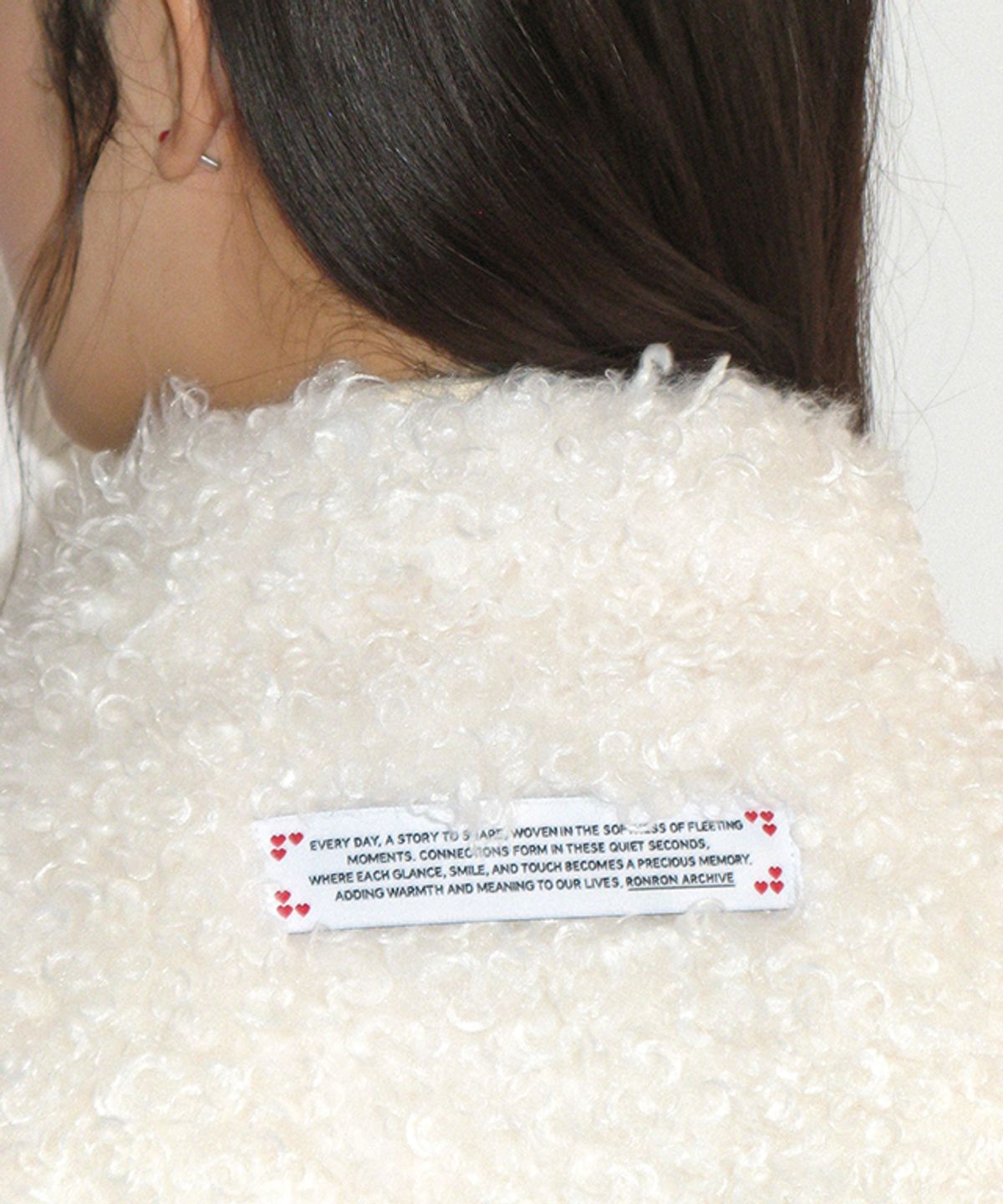 론론(RONRON) PUFFY FLEECE ZIP UP JUMPER IVORY