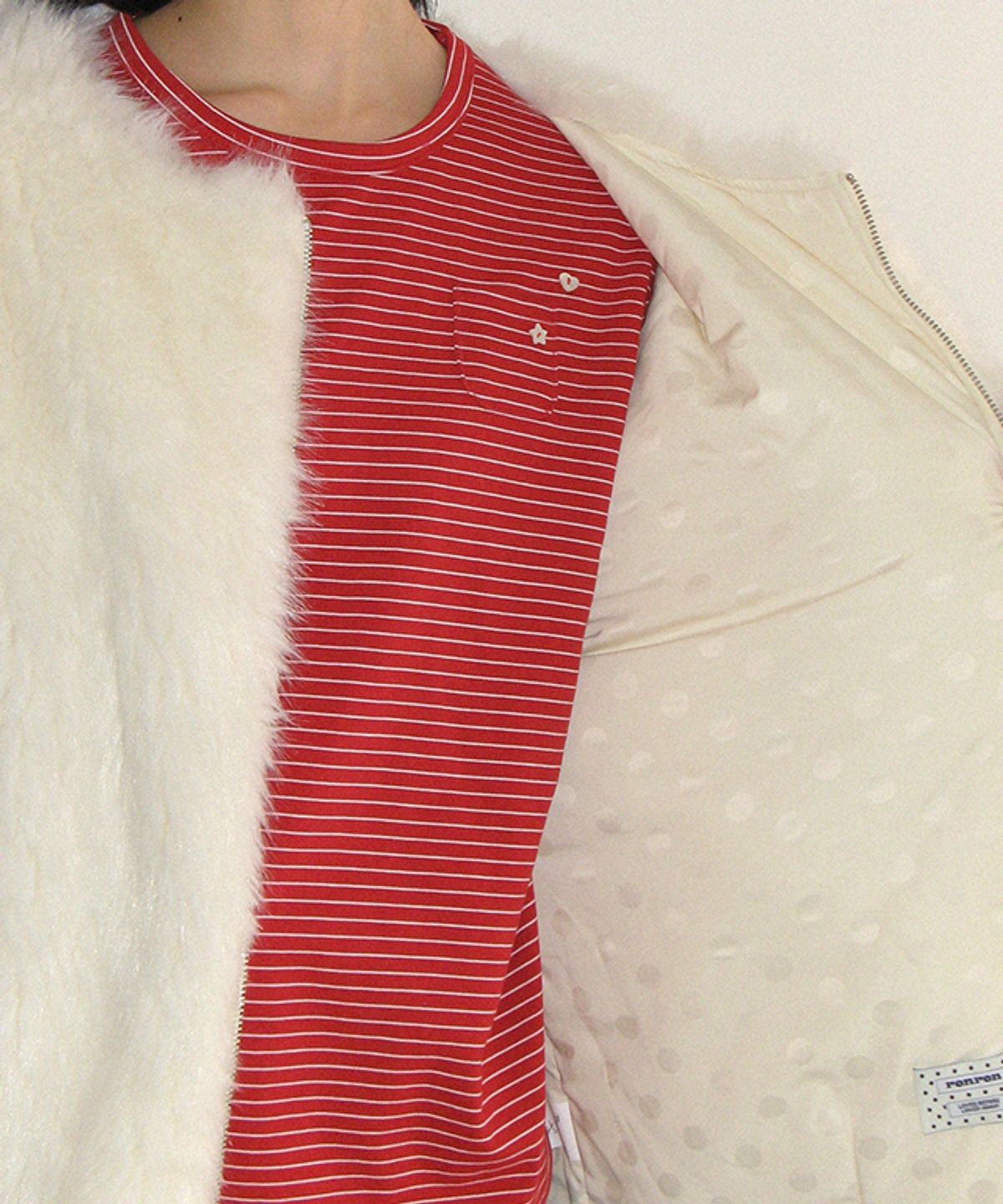 론론(RONRON) INNER POINTED FLUFFY FUR JACKET IVORY