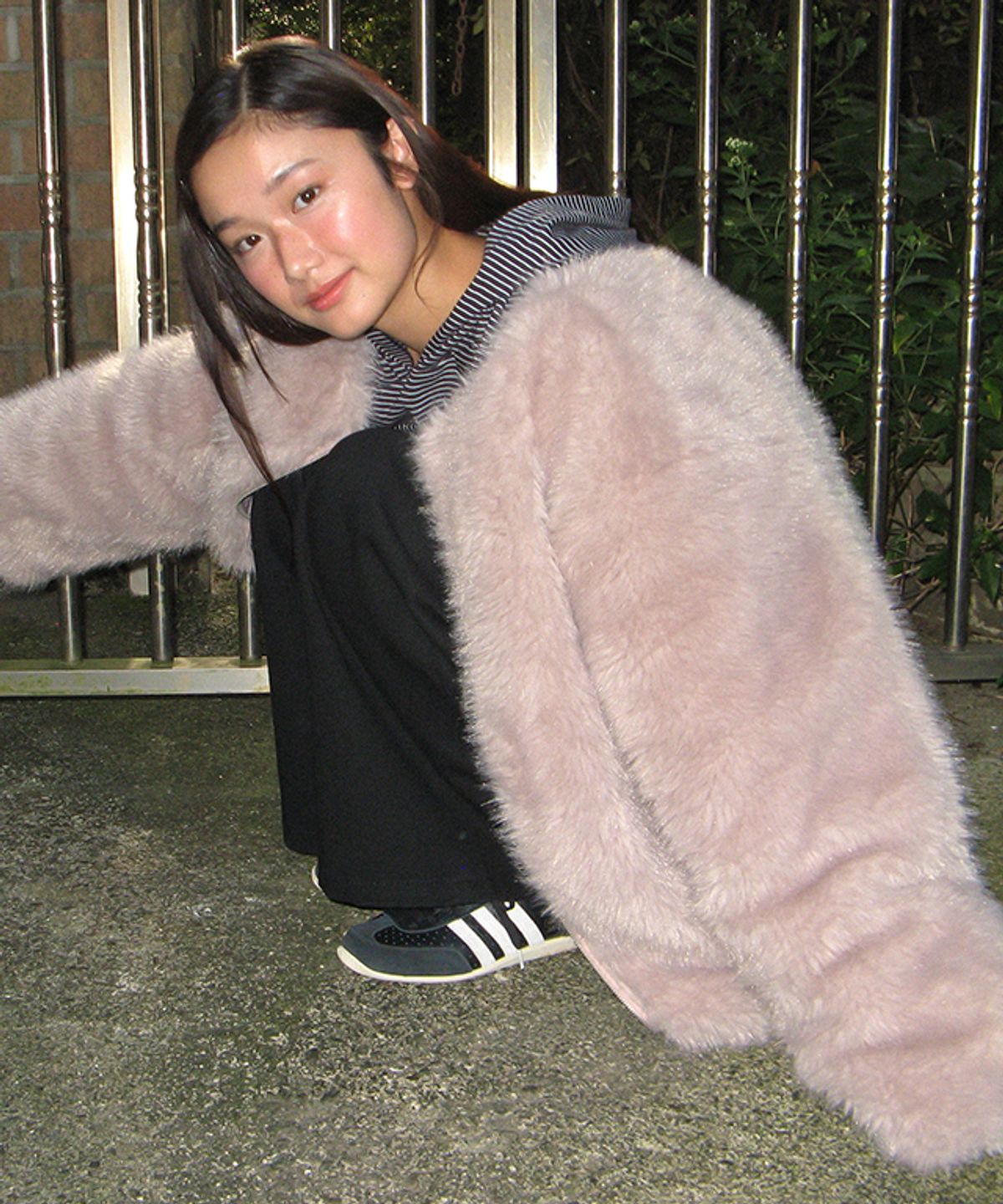 론론(RONRON) INNER POINTED FLUFFY FUR JACKET DUSTY PINK