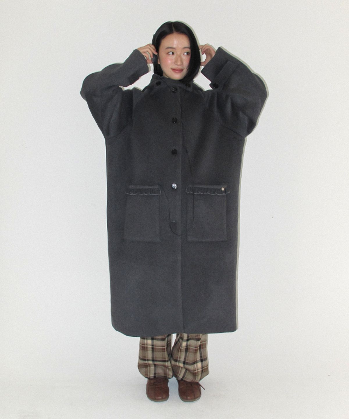 론론(RONRON) BACK HEART POCKET CHECK PANTS BEIGE