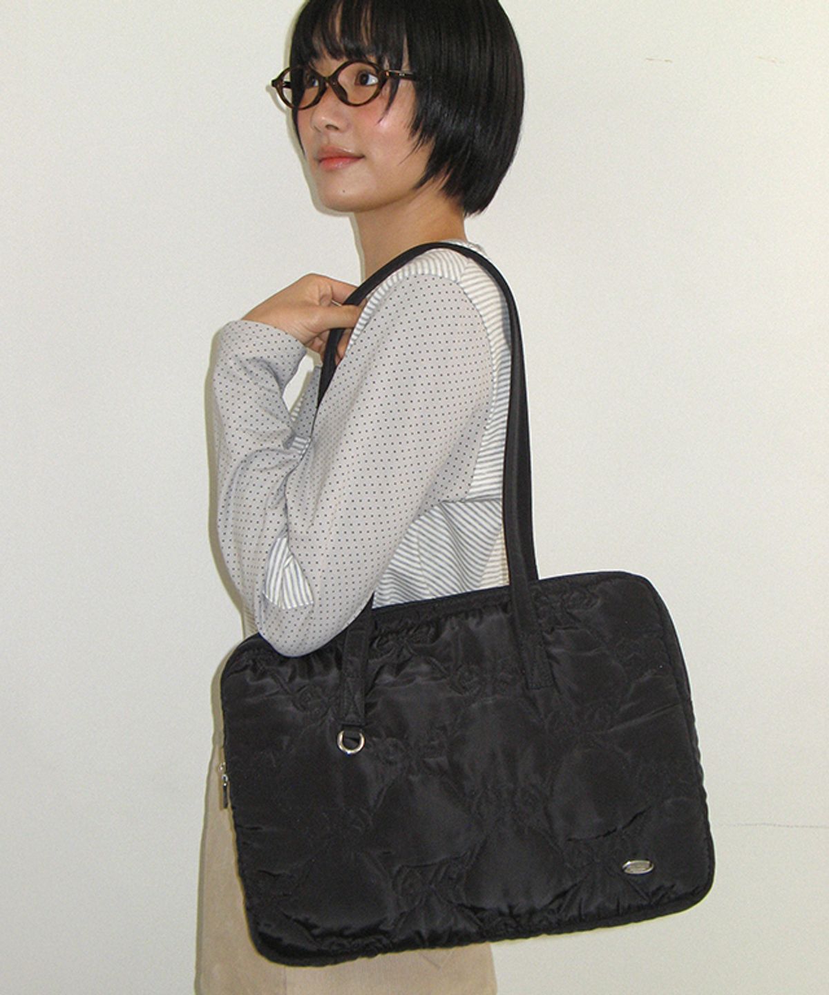 론론(RONRON) RIBBON QUILTING LAPTOP BAG BLACK