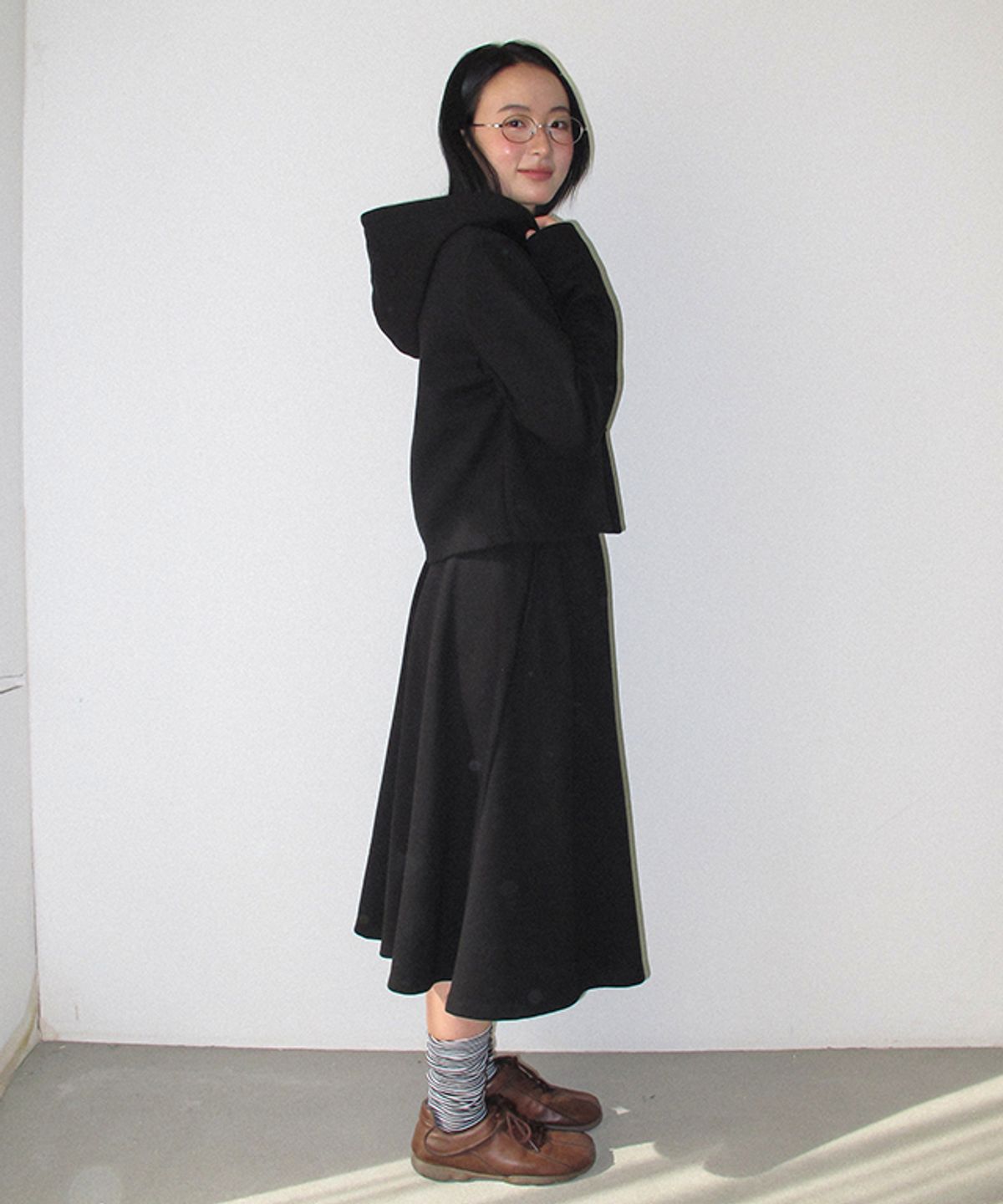 론론(RONRON) BIG BUTTON SWEAT MIDI SKIRT BLACK