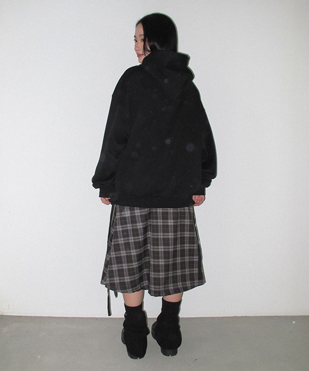 론론(RONRON) CHECK KNOT LAYERED WRAP SKIRT GREY