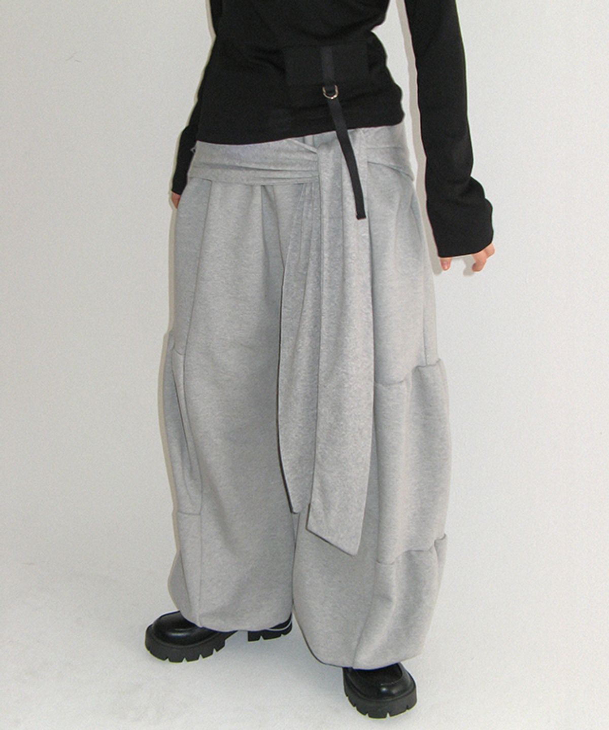 론론(RONRON) WRAP SHIRRING BALLOON JOGGER PANTS GREY