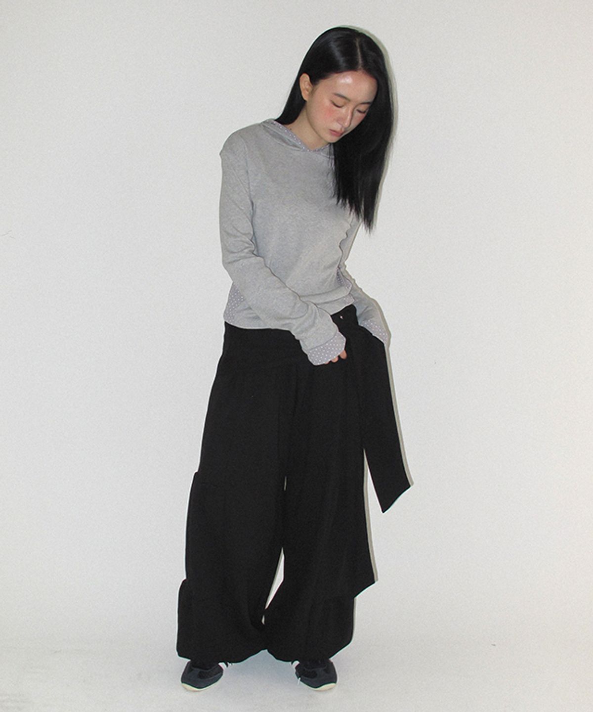 론론(RONRON) WRAP SHIRRING BALLOON JOGGER PANTS BLACK