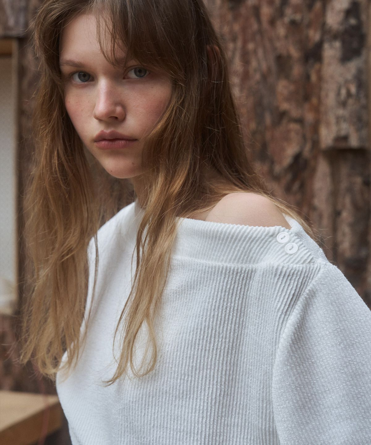 앤니즈(ANDNEEDS) Nero one shoulder long sleeve (white)