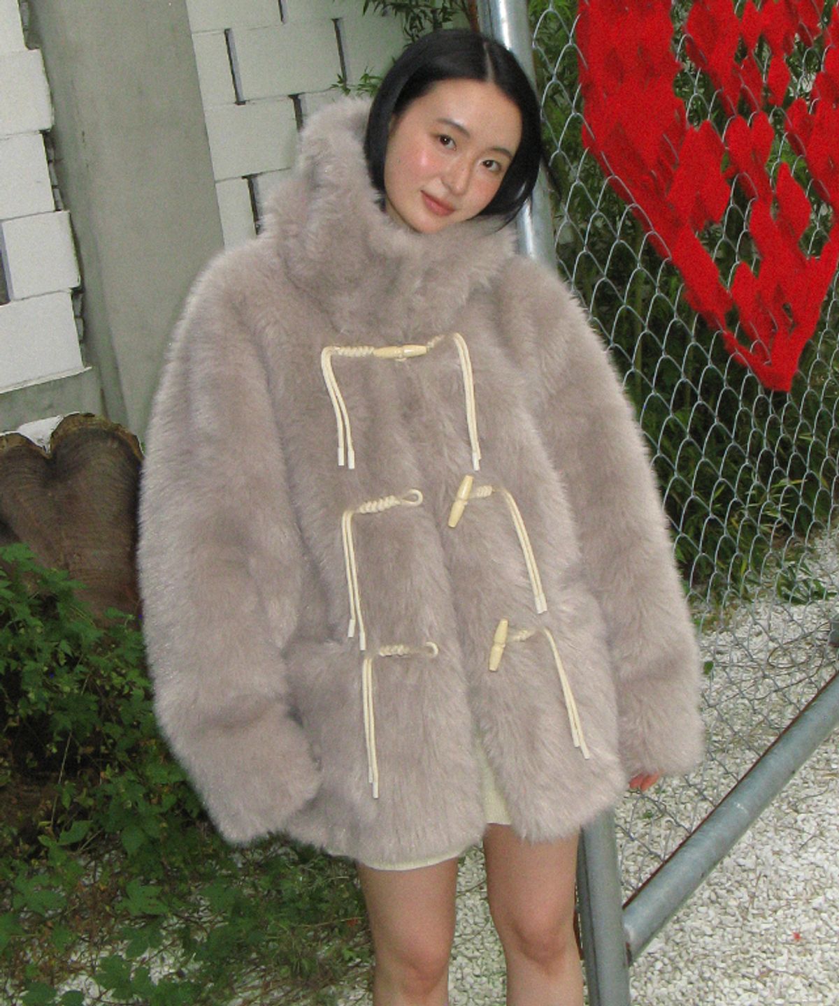론론(RONRON) FUR TOGGLE HOODED JACKET MISTY TAUPE