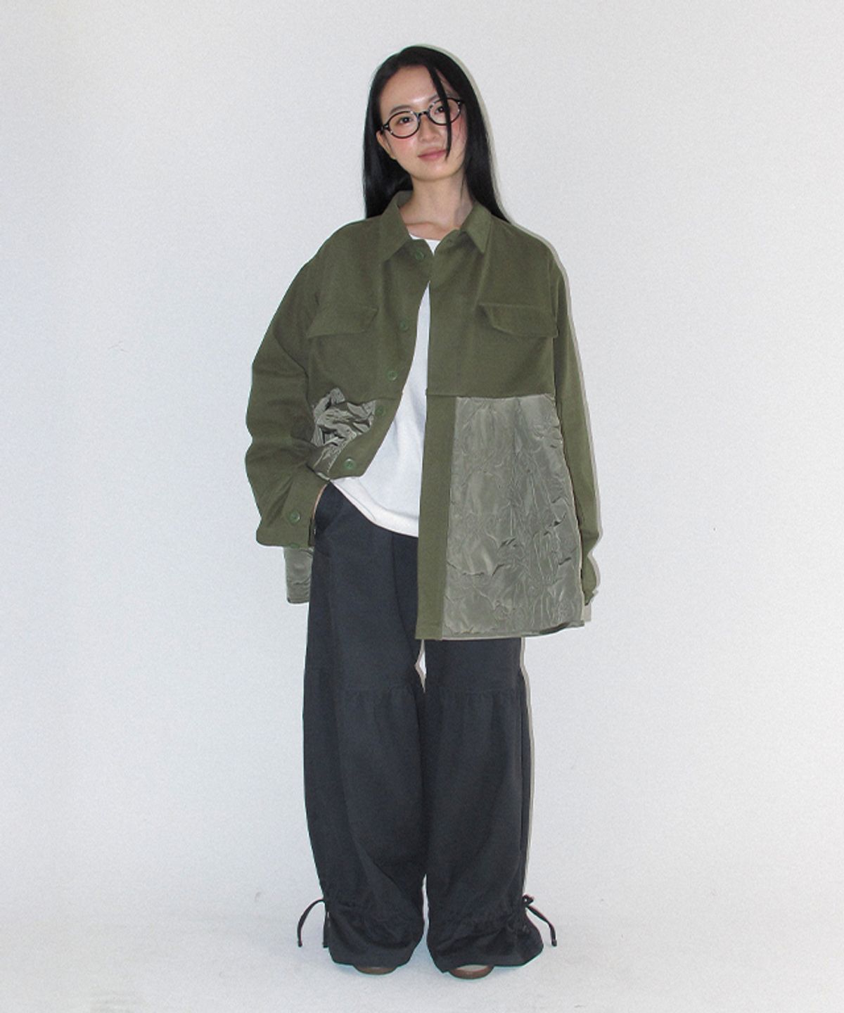 론론(RONRON) RIBBON QUILTED FRILL FIELD JACKET KHAKI