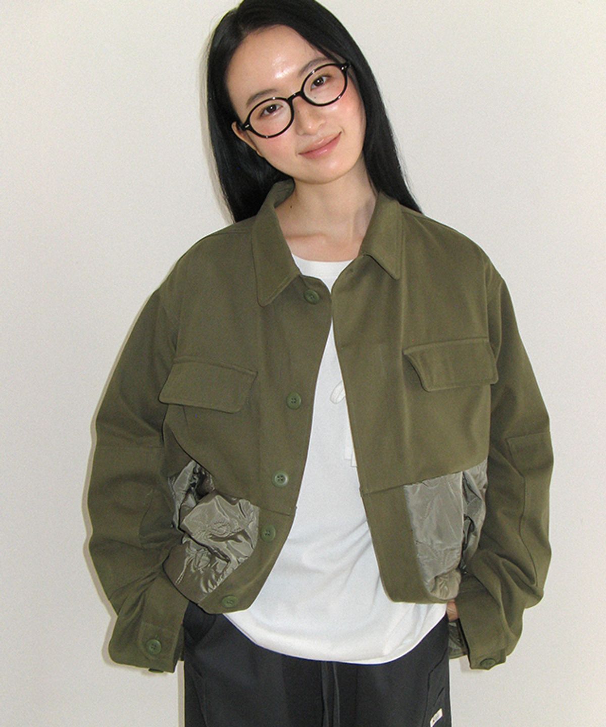 론론(RONRON) RIBBON QUILTED FRILL FIELD JACKET KHAKI