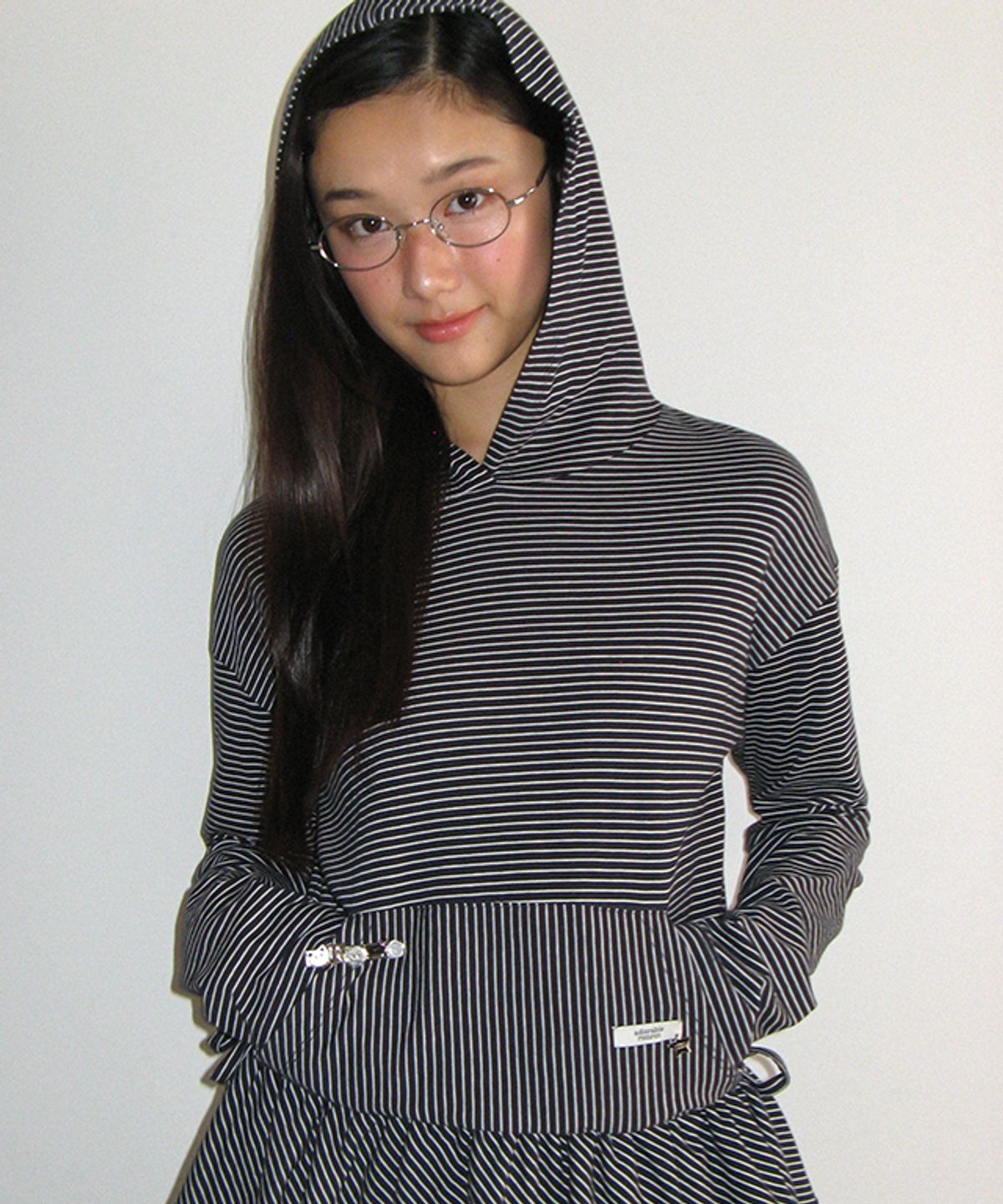 론론(RONRON) STRIPE RUFFLE LAYERED HOODED LONG SLEEVE NAVY