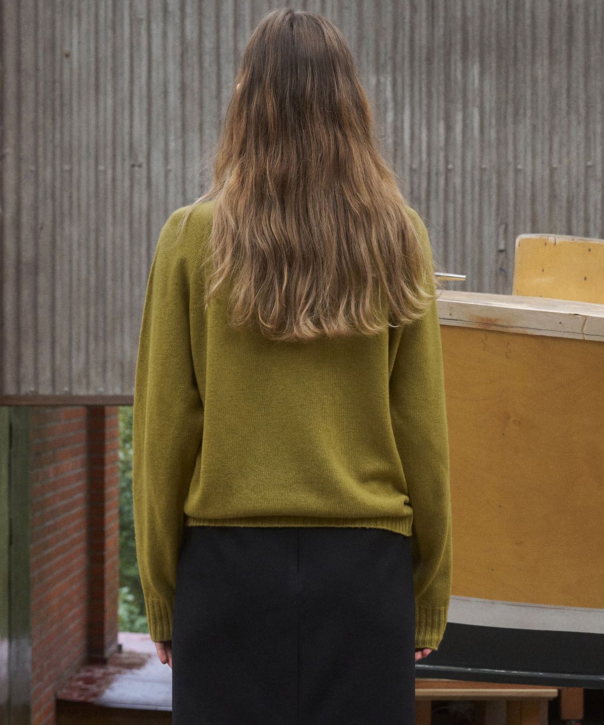 앤니즈(ANDNEEDS) Powder v-neck knit (olive)