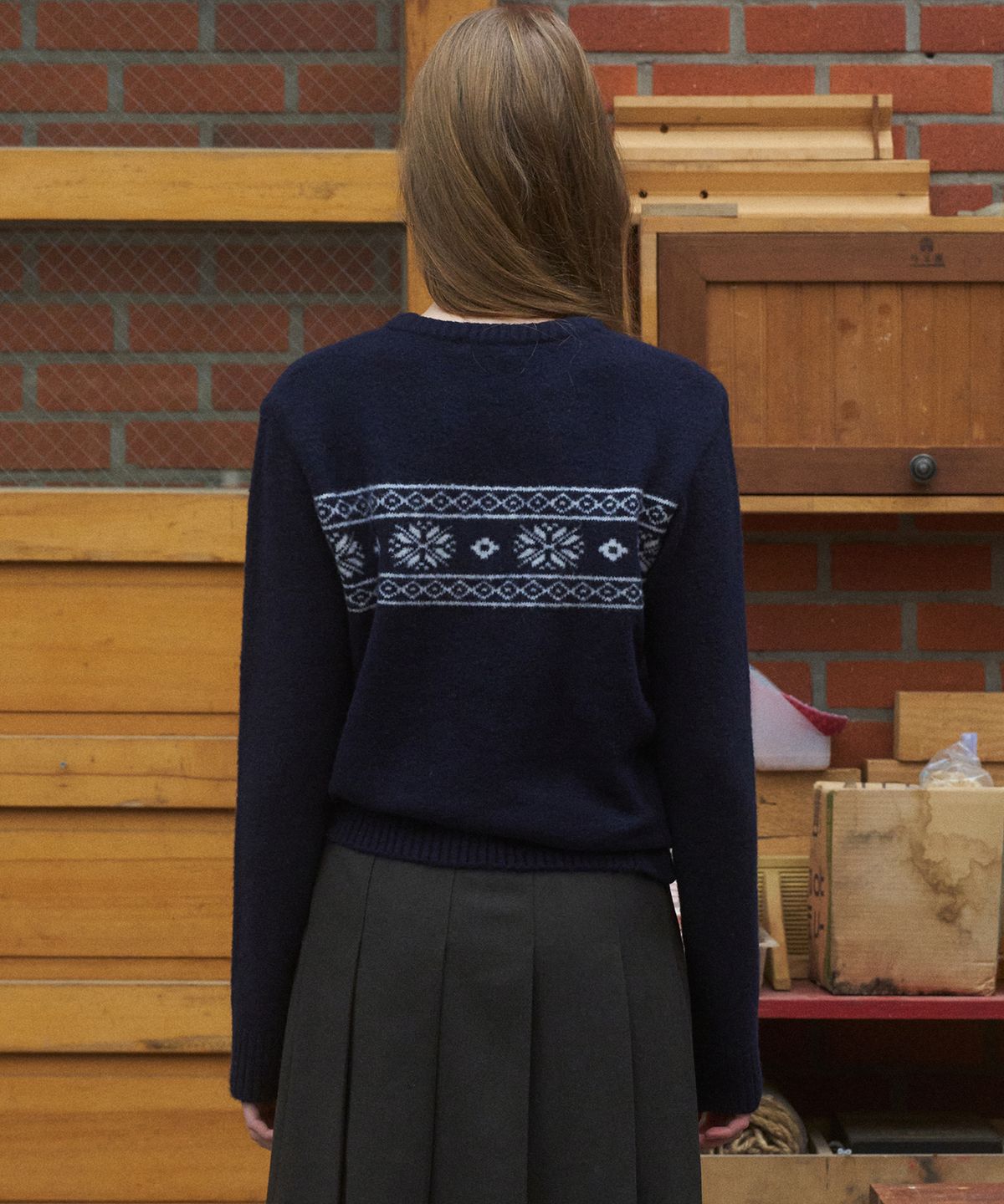 앤니즈(ANDNEEDS) Naomi logo jacquard knit (navy)