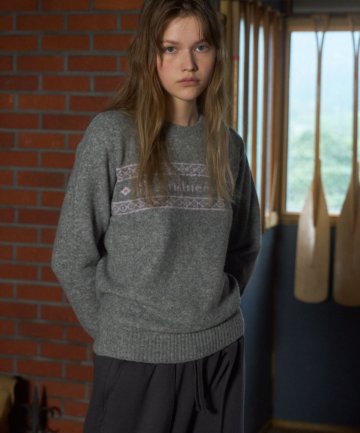 앤니즈(ANDNEEDS) Naomi logo jacquard knit (charoal gray)