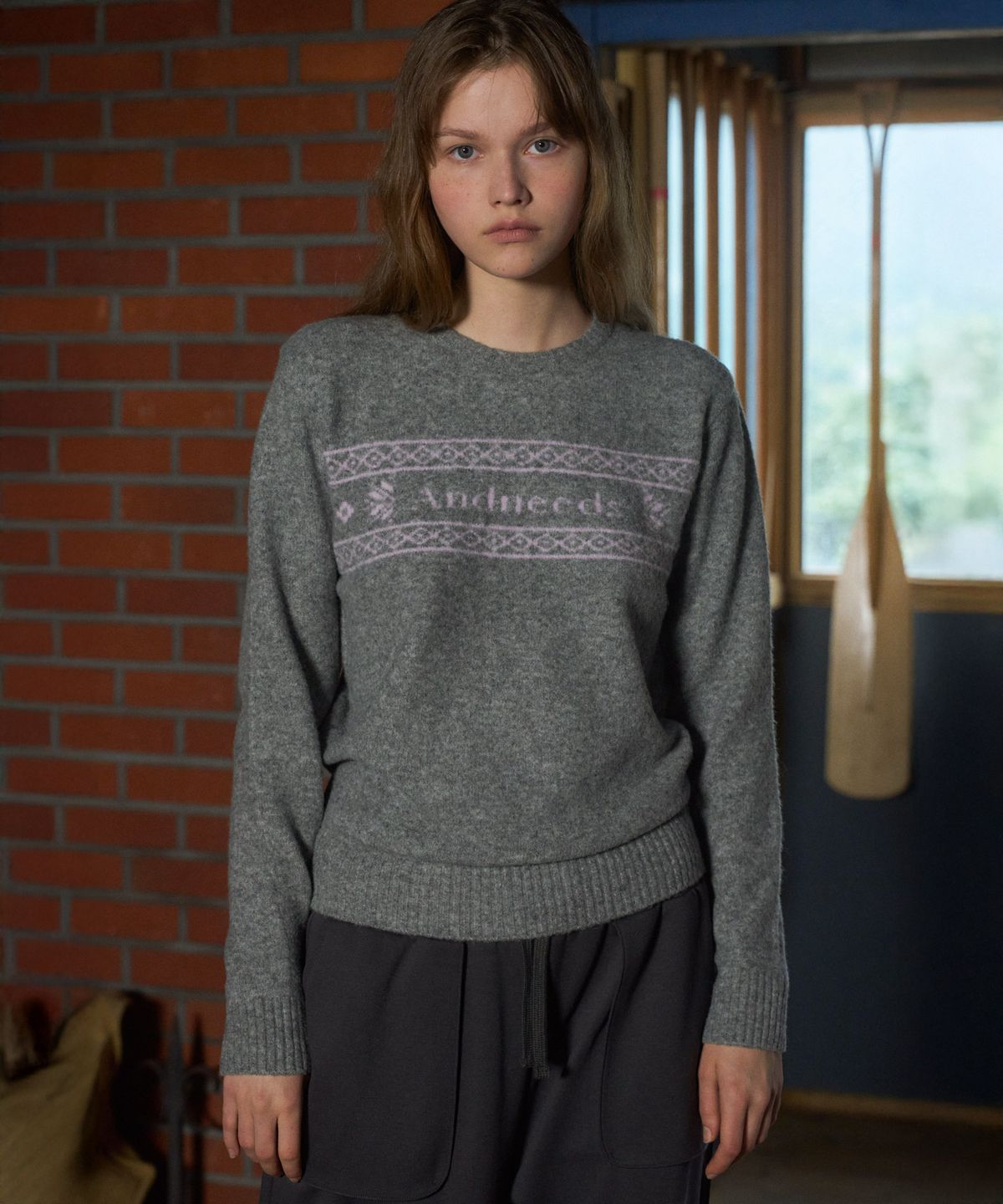 앤니즈(ANDNEEDS) Naomi logo jacquard knit (charoal gray)