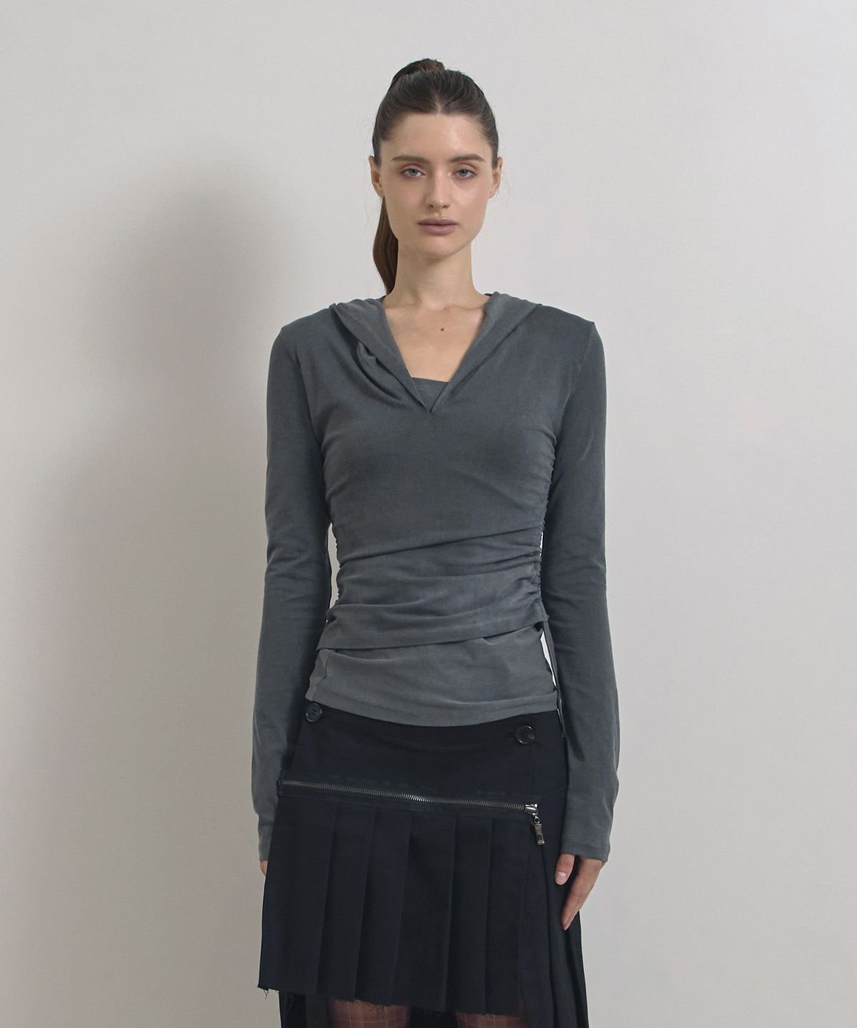 소어티(SOEOTI) Pigment Hooded Layered Tee (charcoal)