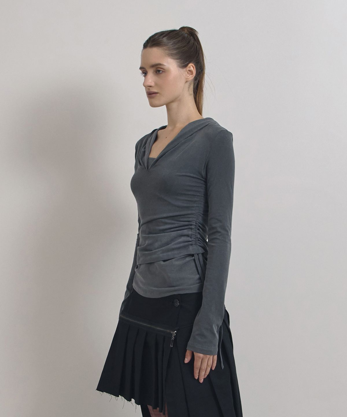 소어티(SOEOTI) Pigment Hooded Layered Tee (charcoal)